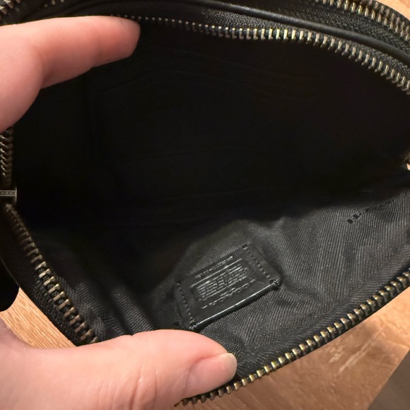 🖤💫SOLD💫🖤 Coach Black Pebbled Leather crossbody with Stud Accents - Picture 4 of 5